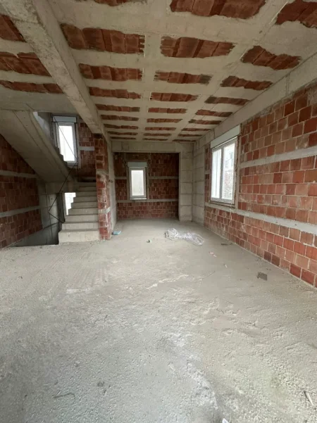 Tirane, shitet Vile 3 Katshe Kati 0, 411 m² 1.100.000 € (TEG)