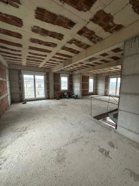 Tirane, shitet Vile 3 Katshe Kati 0, 411 m² 1.100.000 € (TEG)