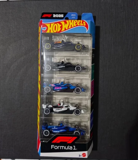 Tirane, shes Makina metalike te Formula 1 te reja ne kuti 30 mij lek 30 €