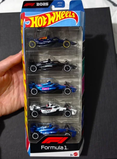 Tirane, shes Makina metalike te Formula 1 te reja ne kuti 30 mij lek 30 €