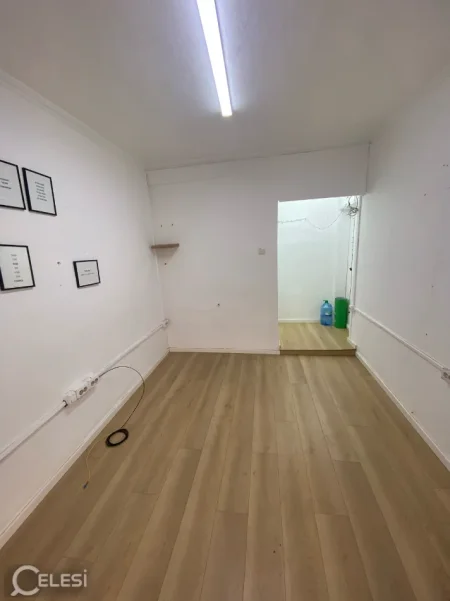 Tirane, jepet me qera dyqan Kati 0, 20 m² 250 € (rruga e durresit)