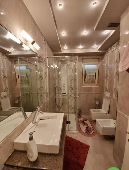 Tirane, shitet Vile 3 Katshe Kati 4, 600 m² 950.000 € (Acacia Hill, Tirane)