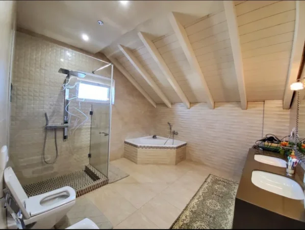 Tirane, shitet Vile 3 Katshe Kati 4, 600 m² 950.000 € (Acacia Hill, Tirane)