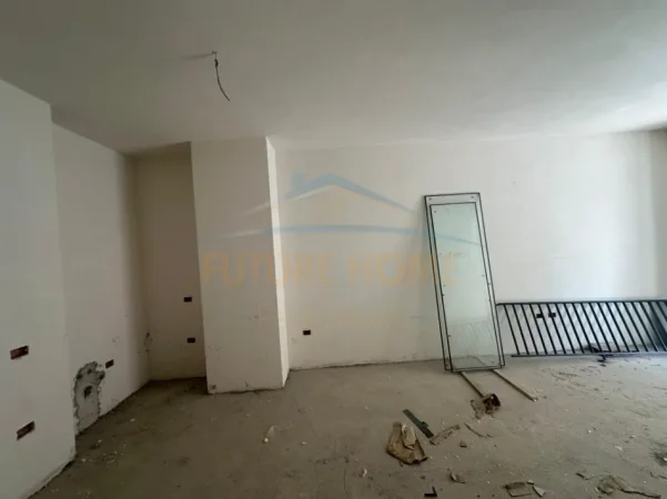 Tirane, shitet apartament 3+1+Ballkon Kati 2, 135 m² 175.700 € (Unaza e re, Tirane)