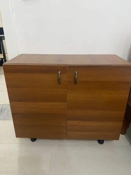 Tirane, shes Okazion! Shes dollap te vogel = 1200 leke! 12 €