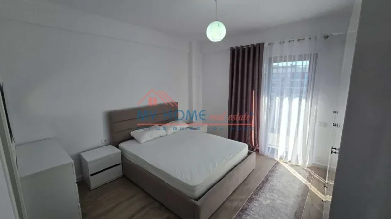 Tirane, jepet me qera apartament 2+1+Ballkon Kati 5, 107 m² 700 € (Oasis Residence)