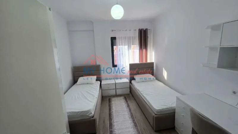 Tirane, jepet me qera apartament 2+1+Ballkon Kati 5, 107 m² 700 € (Oasis Residence)