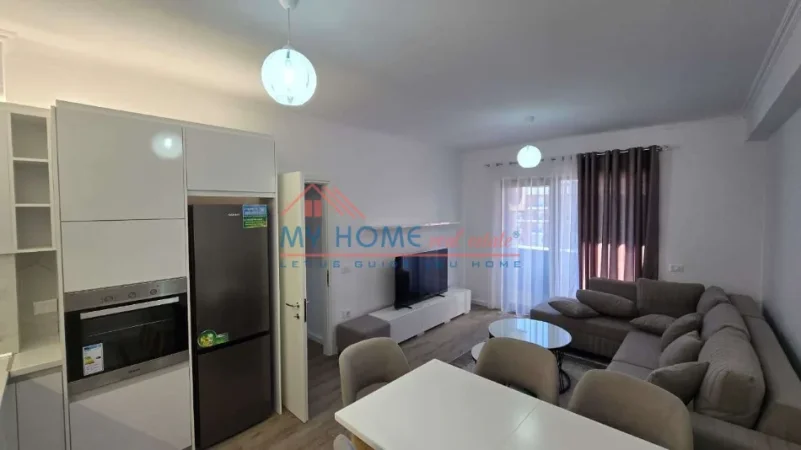 Tirane, jepet me qera apartament 2+1+Ballkon Kati 5, 107 m² 700 € (Oasis Residence)