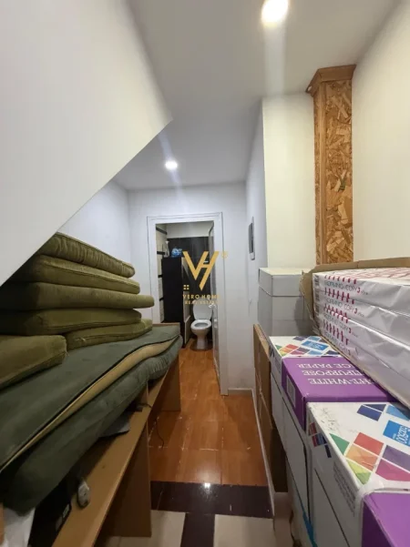 Tirane, jepet me qera zyre Kati 0, 160 m² 1.500 € (MYSLYM SHYRI)