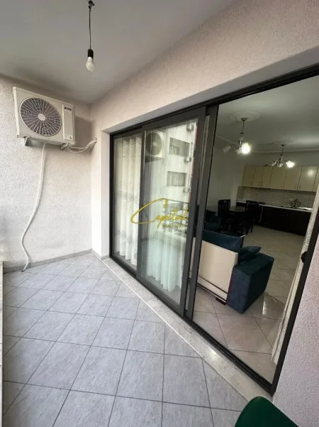 Tirane, jepet me qera apartament 2+1 Kati 2, 100 m² 550 € (ASTIR)