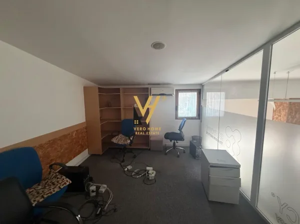 Tirane, jepet me qera zyre Kati 0, 160 m² 1.500 € (MYSLYM SHYRI)