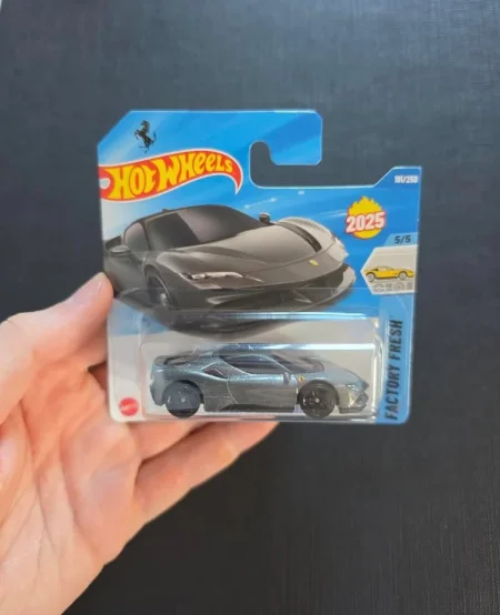 Tirane, shes Makina metalike modele te vecanta 10 €