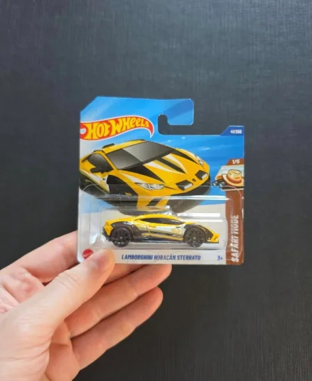 Tirane, shes Makina metalike modele te vecanta 10 €