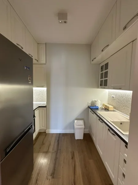 Tirane, jepet me qera apartament 2+1+Aneks+Ballkon Kati 13, 122 m² 1.500 € 