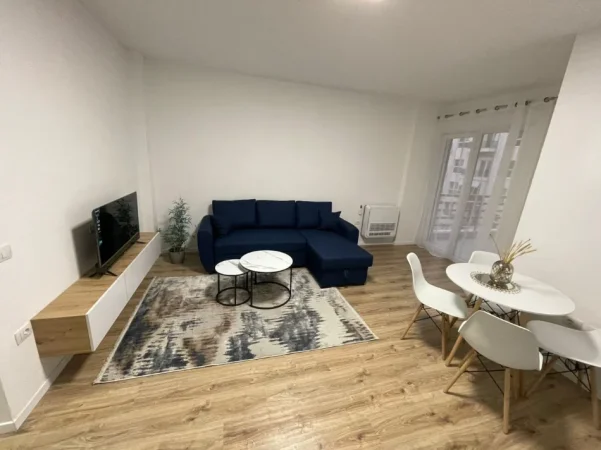 Tirane, jepet me qera apartament 1+1+Ballkon Kati 6, 62 m² 570 € (Laprake)