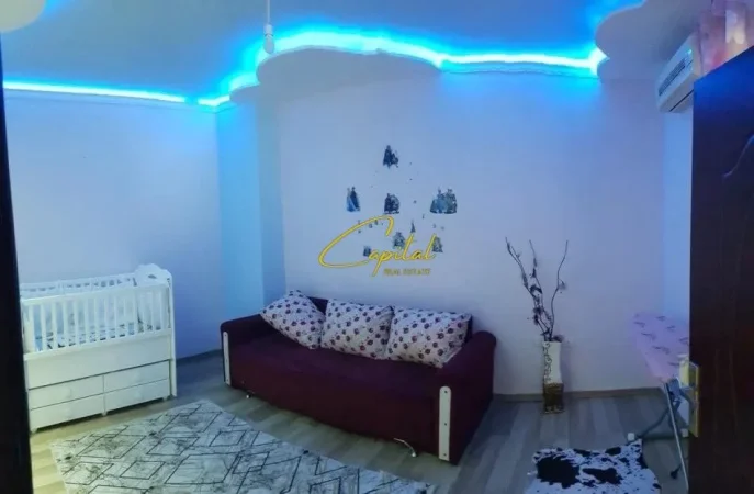 Tirane, jepet me qera apartament 2+1 Kati 4, 90 m² 400 € (YZBERISHT)