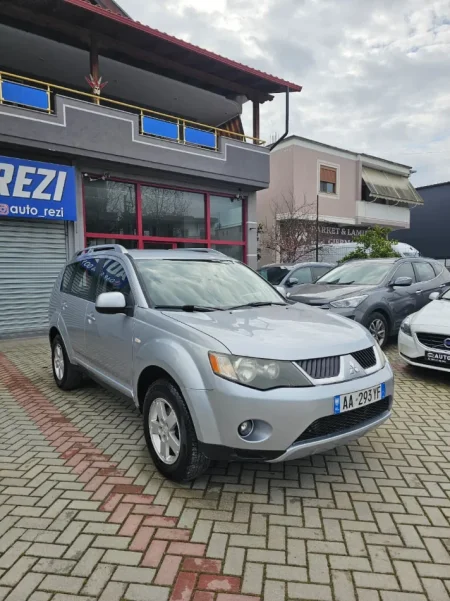 Fier, shitet makine Mitsubishi outlander Nafte, gri metalizato manuale Kondicioner 220.000 km 480.000 €