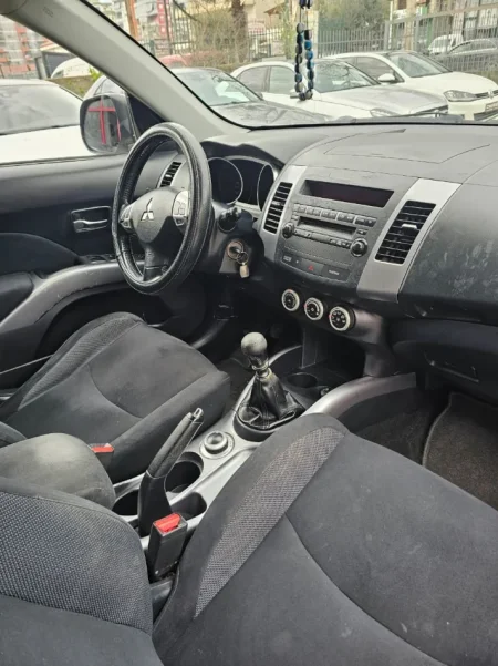 Fier, shitet makine Mitsubishi outlander Nafte, gri metalizato manuale Kondicioner 220.000 km 480.000 €