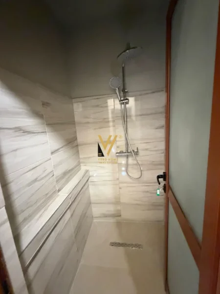 Tirane, jepet me qera Vile 3 Katshe Kati 0, 500 m² 5.000 € (MYSLYM SHYRI)