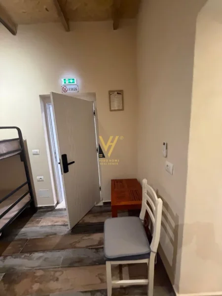 Tirane, jepet me qera Vile 3 Katshe Kati 0, 500 m² 5.000 € (MYSLYM SHYRI)