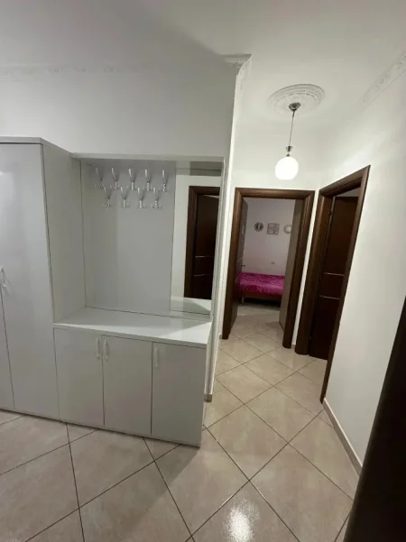Tirane, jepet me qera apartament 2+1 Kati 3, 100 m² 550 € (Astir 600 E Muaj I Diskutueshem)