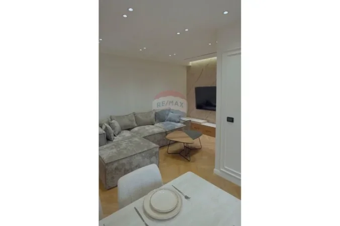 Tirane, shitet apartament 2+1+Ballkon Kati 5, 104 m² 240.000 € (Rruga e Kavajes)