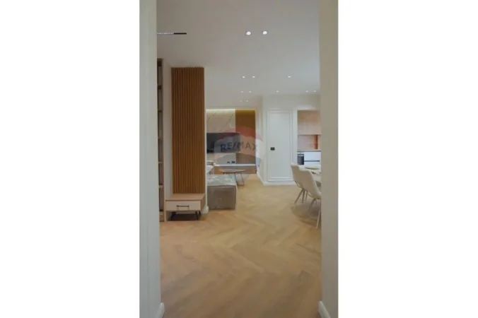 Tirane, shitet apartament 2+1+Ballkon Kati 5, 104 m² 240.000 € (Rruga e Kavajes)