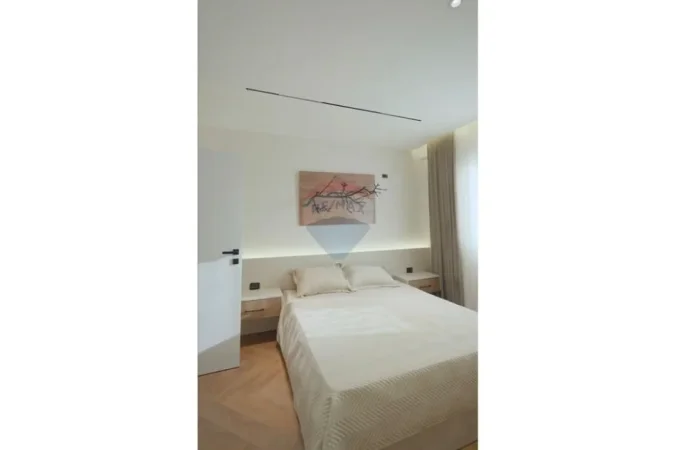 Tirane, shitet apartament 2+1+Ballkon Kati 5, 104 m² 240.000 € (Rruga e Kavajes)