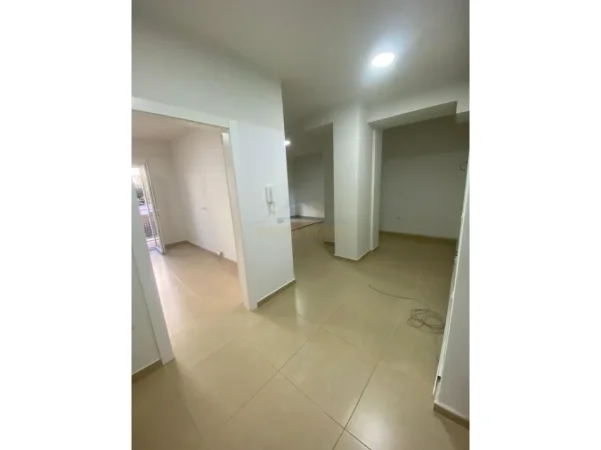 jap me qera apartament 2+1+Ballkon Kati 2, 92 m² 1.100 € (RRUGA E KOSOVAREVE)