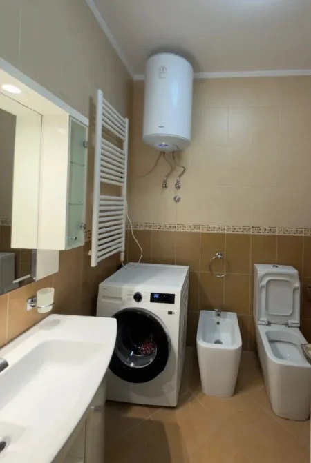 Tirane, jepet me qera apartament 1+1 Kati 3, 66 m² 650 € (21dhjetori)
