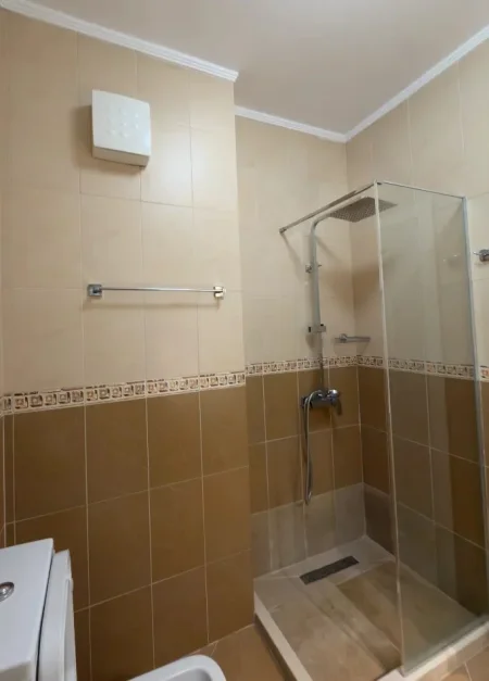 Tirane, jepet me qera apartament 1+1 Kati 3, 66 m² 650 € (21dhjetori)