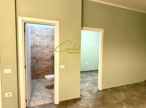 Tirane, jepet me qera zyre Kati 2, 70 m² 500 € (RRUGA E DIBRES)