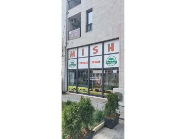 Tirane, jepet me qera ambjent biznesi Kati 0, 86 m² 1.500 € (Yzberisht)