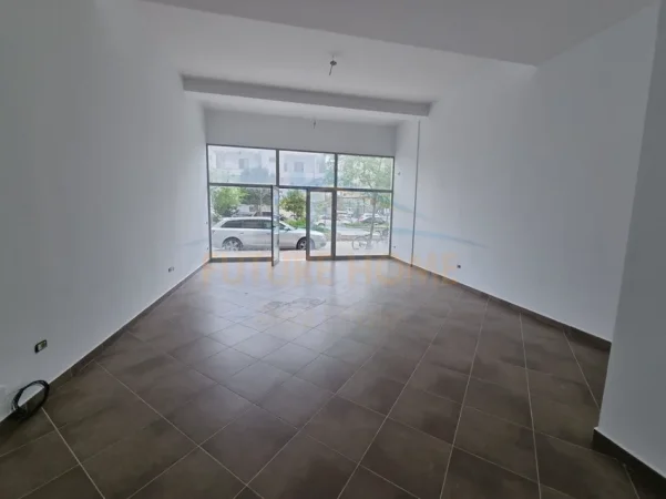 Tirane, jepet me qera ambjent biznesi , 50 m² 400 € (Unaza e re)
