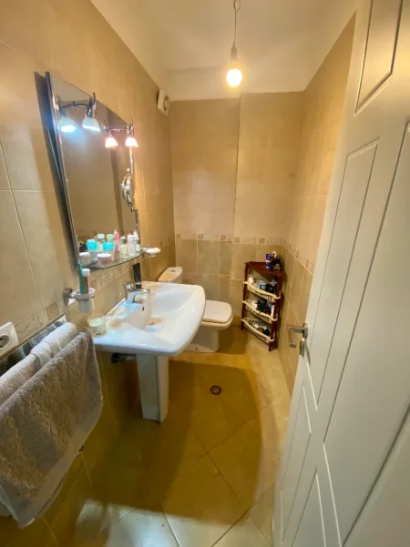 Tirane, shes apartament 2+1 Kati 3, 116 m² 163.000 € (3 Deshmoret)