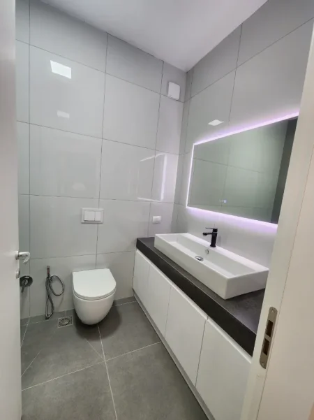 Tirane, jepet me qera apartament 2+1 Kati 4, 85 m² 900 € (Kopshti Zoologjik)