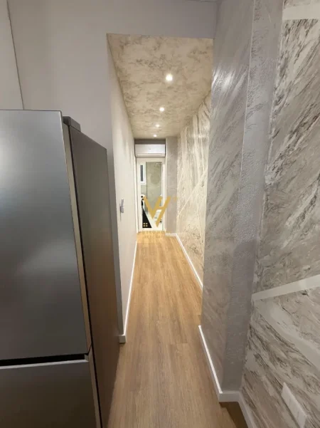 Tirane, jepet me qera apartament 1+1+Ballkon Kati 2, 60 m² 500 € (SHKOZE)