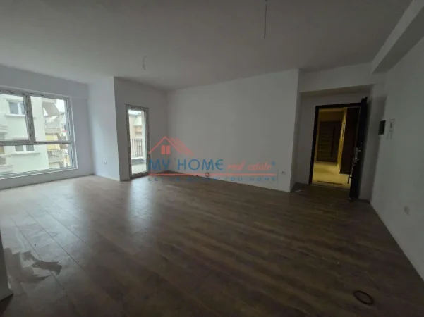 Tirane, jepet me qera zyre Kati 4, 69 m² 500 € (21 Dhjetori)