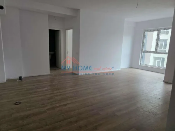 Tirane, jepet me qera zyre Kati 4, 69 m² 500 € (21 Dhjetori)