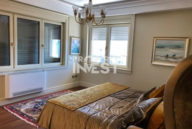 Tirane, shitet apartament 4+1 Kati 10, 500 m² (Rruga e Dibres)