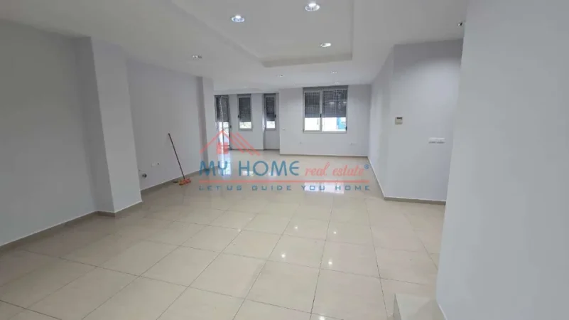 Tirane, jepet me qera zyre Kati 2, 120 m² 1.200 € (Rruga e Dibres)