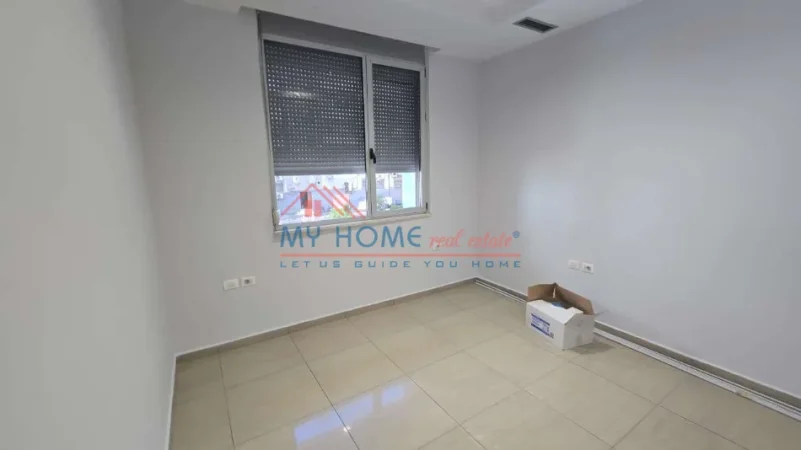 Tirane, jepet me qera zyre Kati 2, 120 m² 1.200 € (Rruga e Dibres)