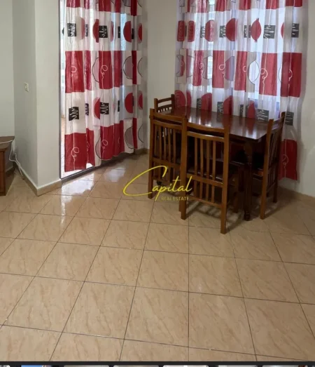 Tirane, jepet me qera apartament 1+1 Kati 4, 60 m² 450 € (PALLATI ME SHIGJETA)