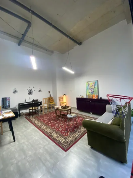 Tirane, jepet me qera ambjent biznesi Kati 0, 37 m² 315 € (Jordan Misja)