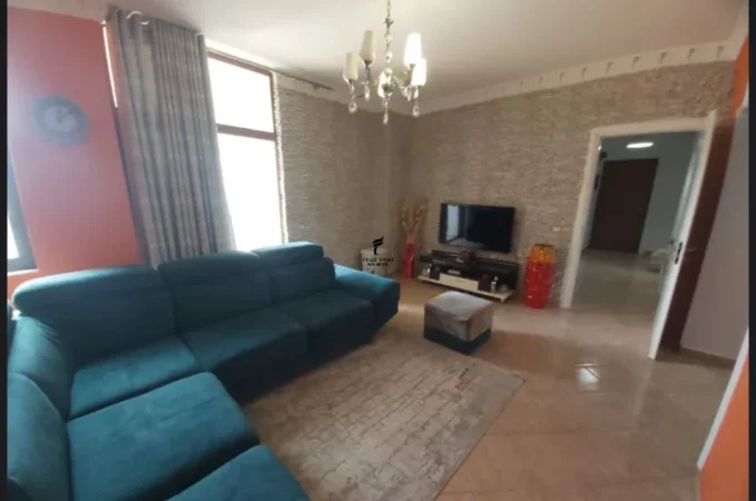 Tirane, jepet me qera apartament 2+1 Kati 6, 80 m² 550 € (ALI DEMI)