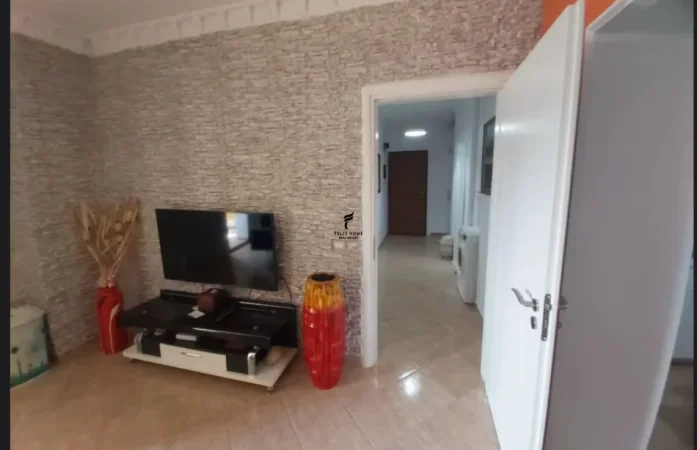 Tirane, jepet me qera apartament 2+1 Kati 6, 80 m² 550 € (ALI DEMI)