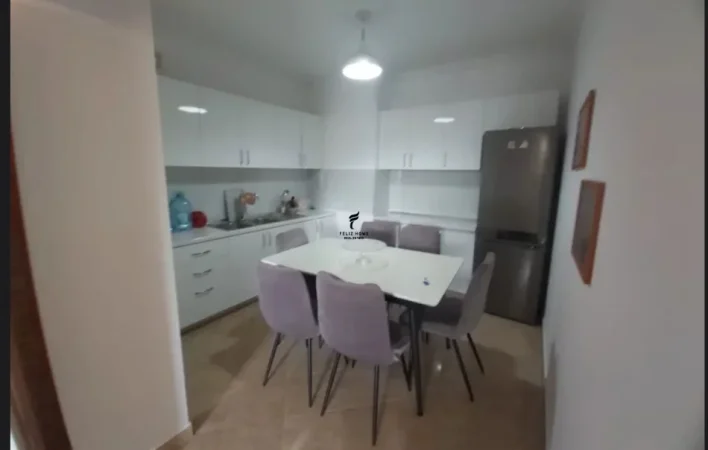 Tirane, jepet me qera apartament 2+1 Kati 6, 80 m² 550 € (ALI DEMI)