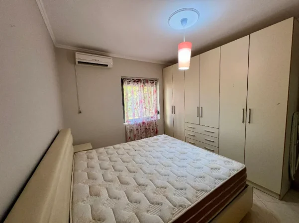 Tirane, jepet me qera apartament 1+1+Ballkon Kati 2, 60 m² 500 € (Ish tregu elektrik)