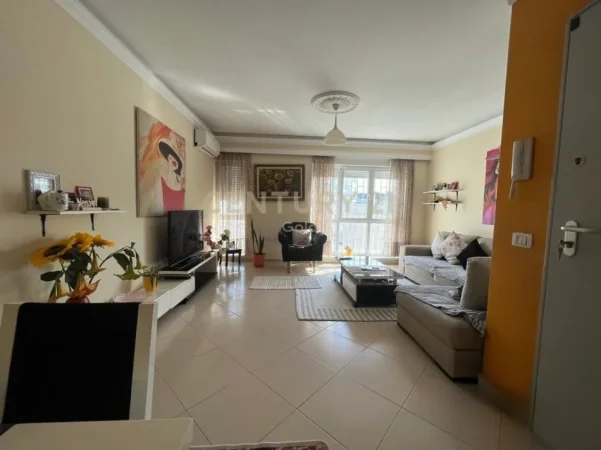 Tirane, shitet apartament 2+1+Ballkon Kati 8, 92 m² 194.000 € 