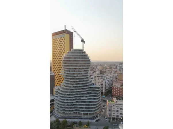 Tirane, shitet apartament , 222 m² 946.000 €